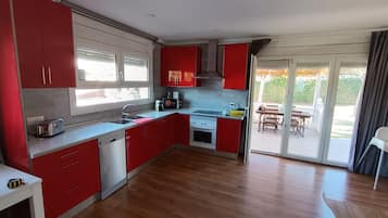 Villa, 5 Bedrooms, Private Pool | Private kitchen