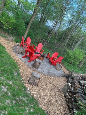 Property grounds - Private lakeside cottage with hot tub (Bayfield)