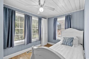 5 soverom, strykejern/-brett, wi-fi (inkludert) og sengetøy