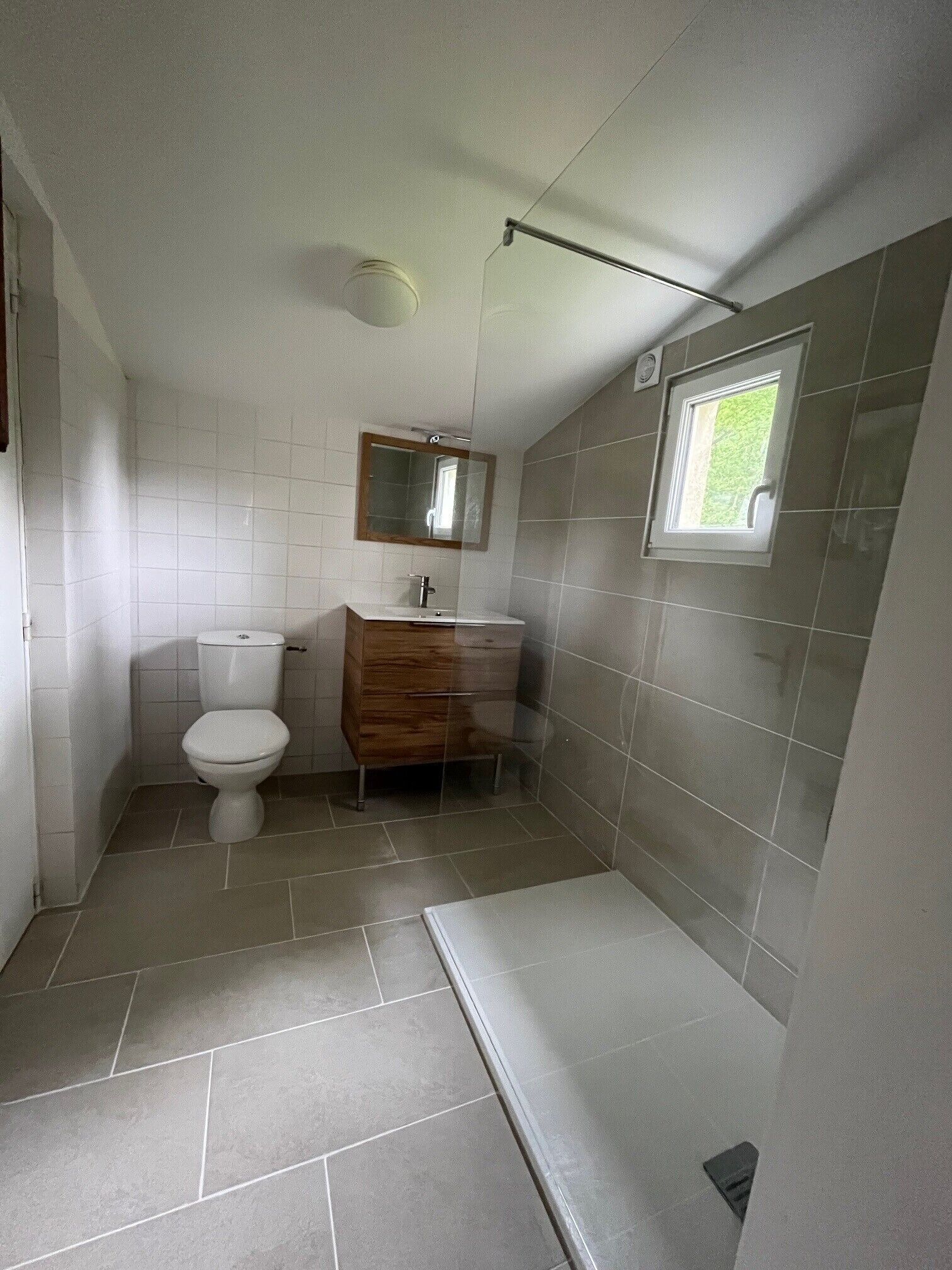 Dusche, Handtücher, Seife, Toilettenpapier