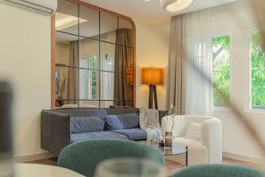 Junior appartement, uitzicht op de stad | Woonruimte | Smart-tv