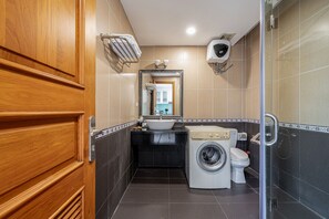 Luxury Apartment, City View | Bathroom | Separate bathtub and shower, rainfall showerhead, free toiletries