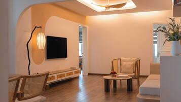 Premier Apartment, City View | In-room safe, desk, laptop workspace, blackout drapes