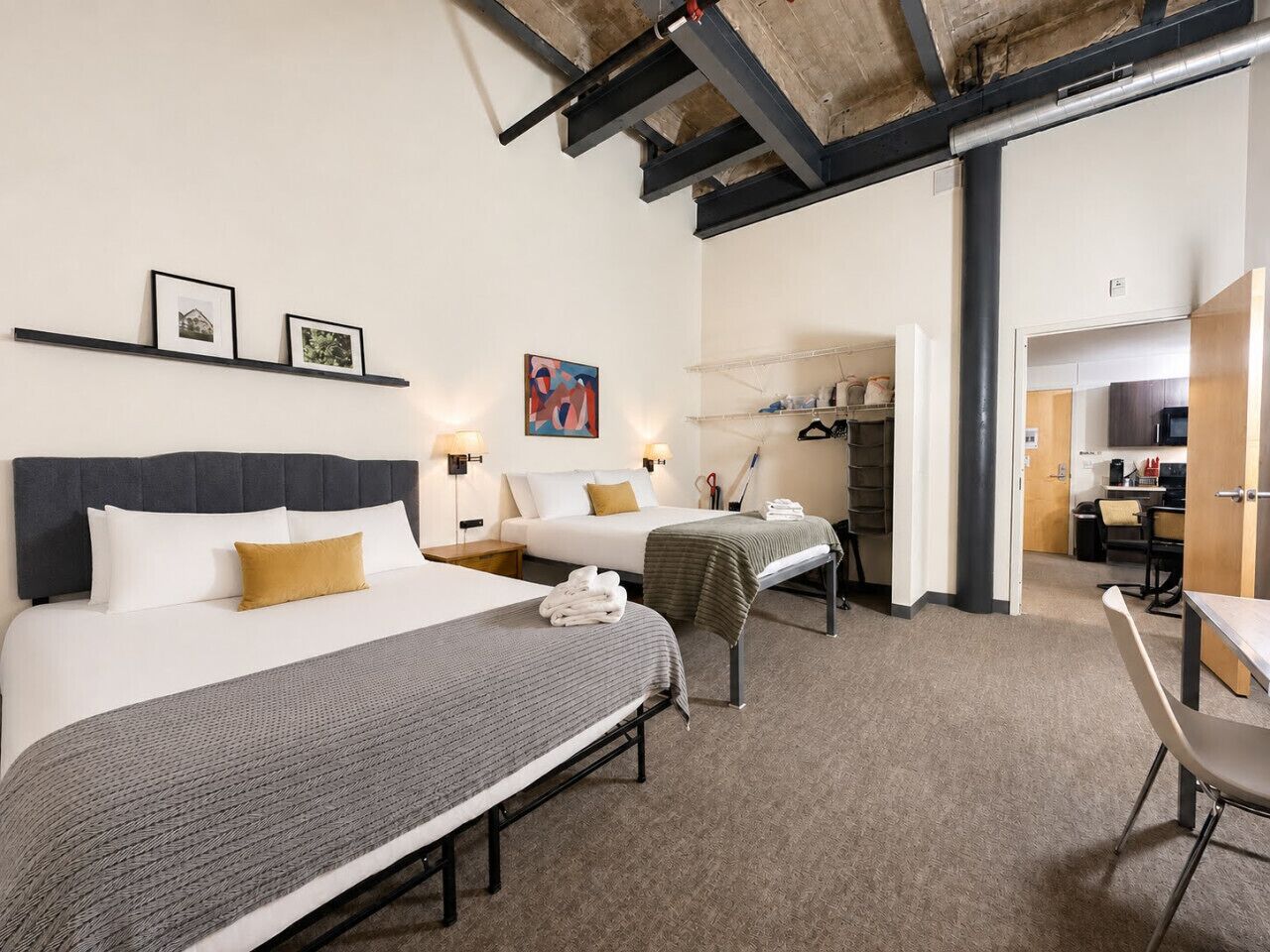 2 bedrooms, desk, iron/ironing board, free WiFi