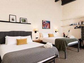 2 bedrooms, desk, iron/ironing board, free WiFi