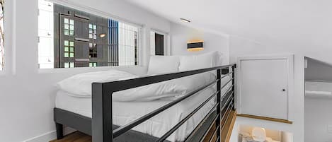 Apartment, 1 Double Bed, Kitchenette | Iron/ironing board, free WiFi