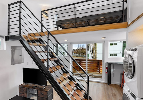 Echo Loft: A Modern Escape