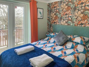 9 bedrooms, free WiFi, bed sheets