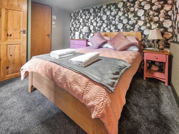 9 chambres, accès au Wi-Fi (inclus), literie fournie