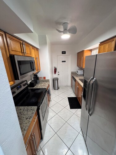 Spacious 4/2 house in enchanting North Miami Beach, sleeps 10.