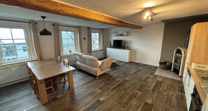 Ruhe und Erholung pur in historischem Fachwerkhof
Ferienwohnung "Streamatze"