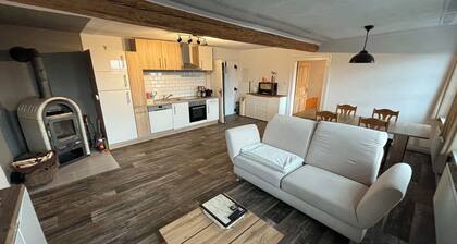 Ruhe und Erholung pur in historischem Fachwerkhof
Ferienwohnung "Streamatze"