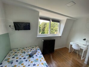 6 Schlafzimmer, Bügeleisen/Bügelbrett, WLAN, Bettwäsche