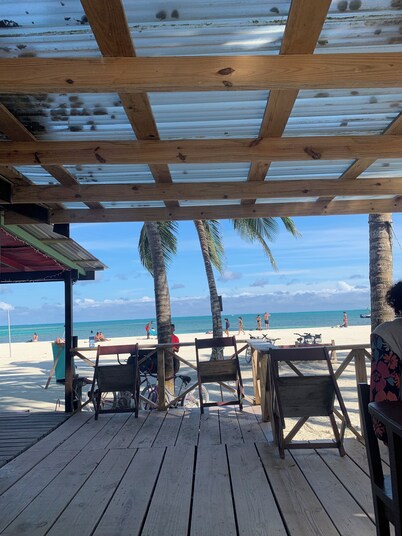 Luxe Modern Villa w/Private Pool • Steps to Secret Beach • Sleeps 8