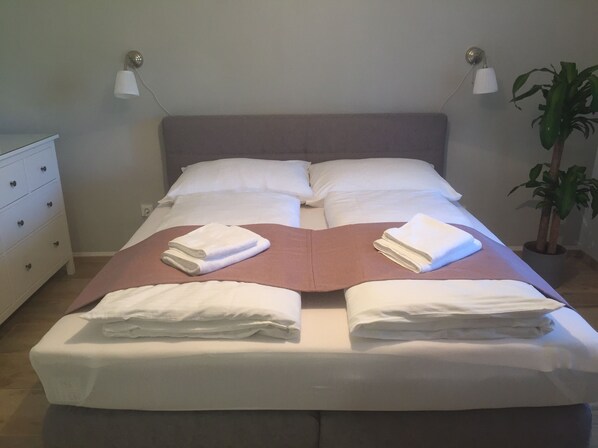 2 Schlafzimmer, Bügeleisen/Bügelbrett, Reisekinderbett, kostenloses WLAN