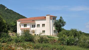 Villa | 4 bedrooms, desk, soundproofing