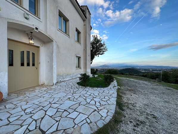 Villa | 4 bedrooms, desk, soundproofing - Villa Maria Marvelous Villa in Meteora (Kalabaka)