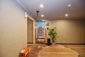 Unclassified image, 3 of 21, button - Juban Hotel (Hefei Yaohai Wanda Station Tang Subway Station Store) (Hefei)