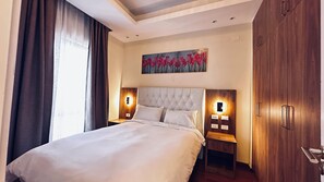 2 bedrooms, iron/ironing board, WiFi