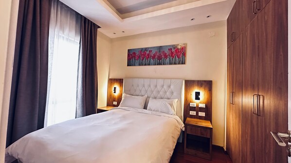 2 bedrooms, iron/ironing board, WiFi