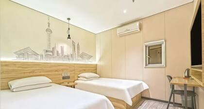 99 Inn Preferred Hotel (Shanghai Wulian Road Subway Station)