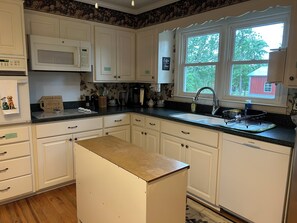 Fridge, microwave, oven, stovetop - Prefect Location to enjoy the Augusta National & Tournaments (Augusta)
