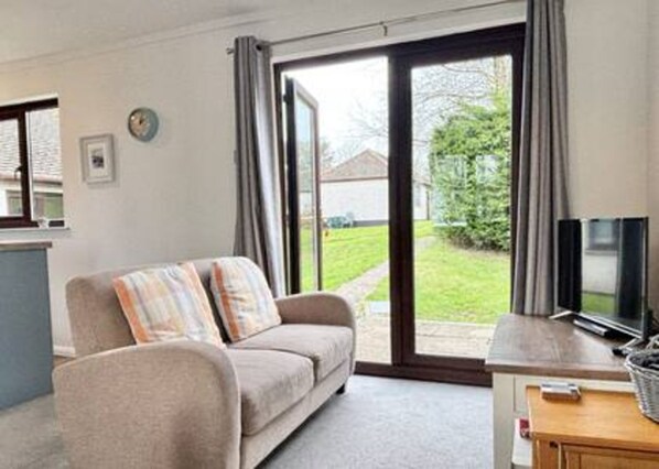 House | 2 bedrooms, Internet - Kenegie- HMH Kenegie View Bright Cheerful 2 bed (Penzance)