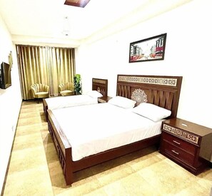 Deluxe Double Room, City View | Soundproofing, iron/ironing board, free WiFi
