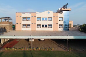 Façana frontal de l'allotjament