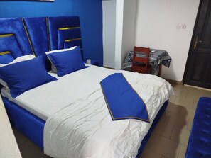 Comfort Room | Free WiFi