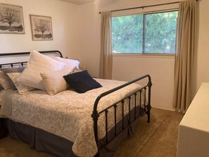 2 bedrooms, WiFi, bed sheets