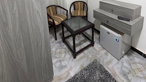 Klassieke kamer, uitzicht op stad
