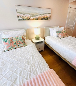 2 bedrooms, desk, iron/ironing board, free WiFi
