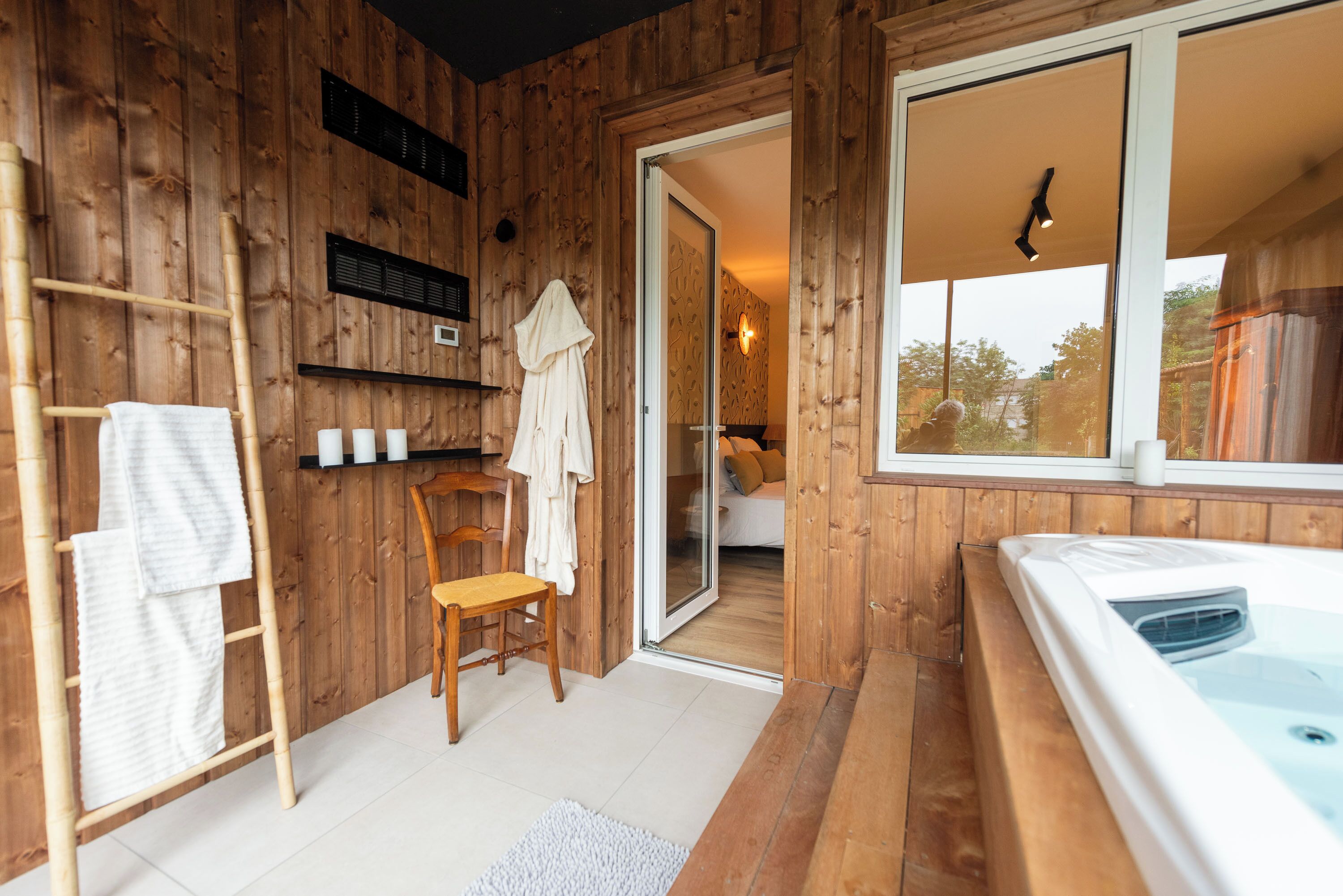 3 chambres, fer et planche à repasser, Wi-Fi gratuit, draps fournis