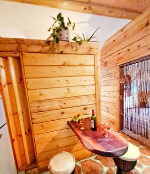 Leilighet, 1 soverom, røyk, privat basseng | Spiseområde