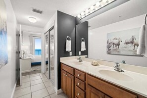 1 bedroom, free WiFi, bed sheets - 12th-Floor Gulf-Front Condo at Seychelles | Quiet East End of Panama City Beach (Panama City Beach)