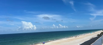 Family size condo one block from beautiful Jax beach. Location,location,location