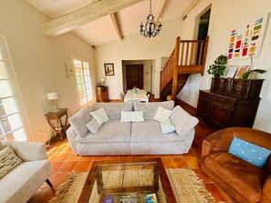 TV - Authentic family home "La Pinède" Sea view (Ensuès-la-Redonne)