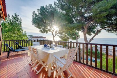 Authentic family home "La Pinède" Sea view