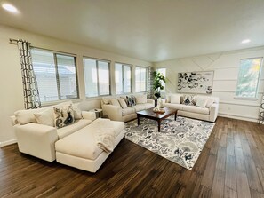 Smart TV, fireplace, DVD player, stereo