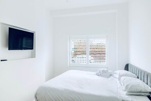 3 chambres, fer et planche à repasser, Wi-Fi, draps fournis