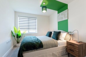 2 chambres, fer et planche à repasser, Wi-Fi, draps fournis