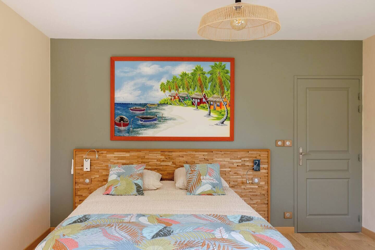 5 slaapkamers, een strijkplank/strijkijzer, wifi, beddengoed