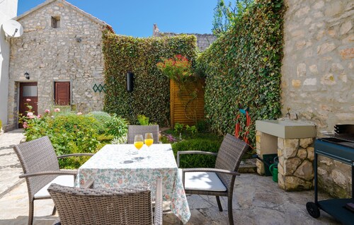 Nice House With Private Terrace and BBQ