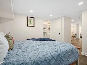 1 bedroom, free WiFi, bed sheets