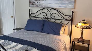 3 bedrooms, iron/ironing board, WiFi, bed sheets