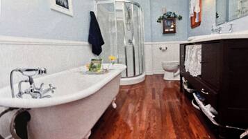 Douche, sĂšche-cheveux, serviettes fournies, savon