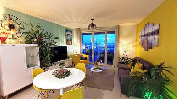 Living area - T3 - 2 bedrooms - Panoramic view Toulouse - Near CHU Rangueil - fully equipped (Toulouse)