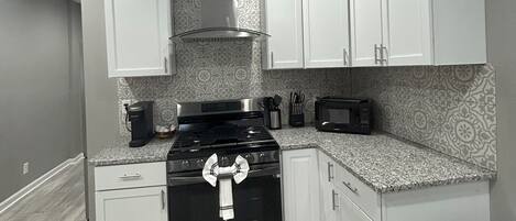 Micro-ondas, fogão, cooktop, lava-louças