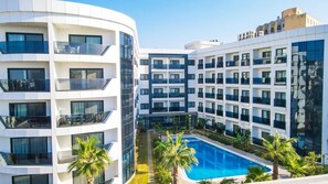 حمّام سباحة خارجي